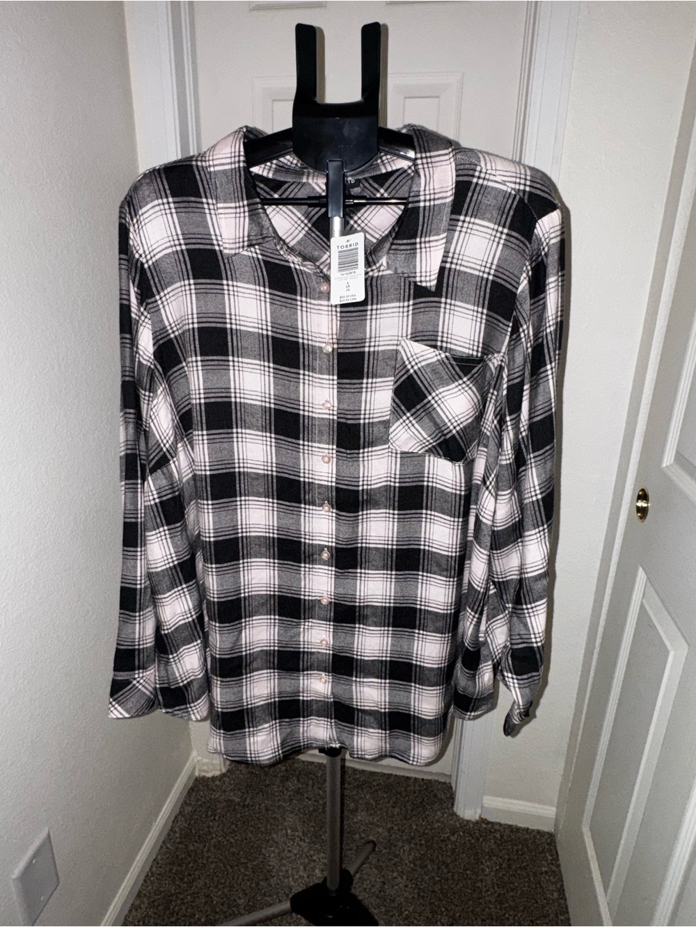 💗 Torrid | Soft Pink and Black Plaid Button-Up Shirt